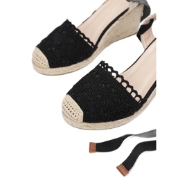 Vices 77-253-38-musta 1