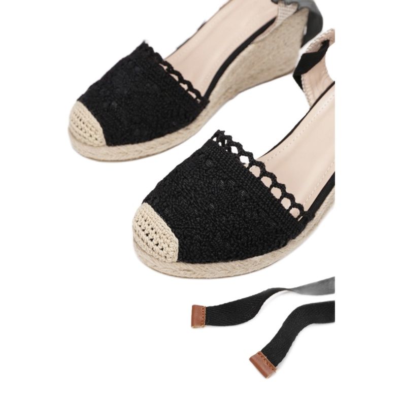 Vices 77-253-38-musta 1