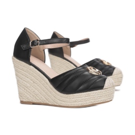 Vices 77-276-38-musta 1