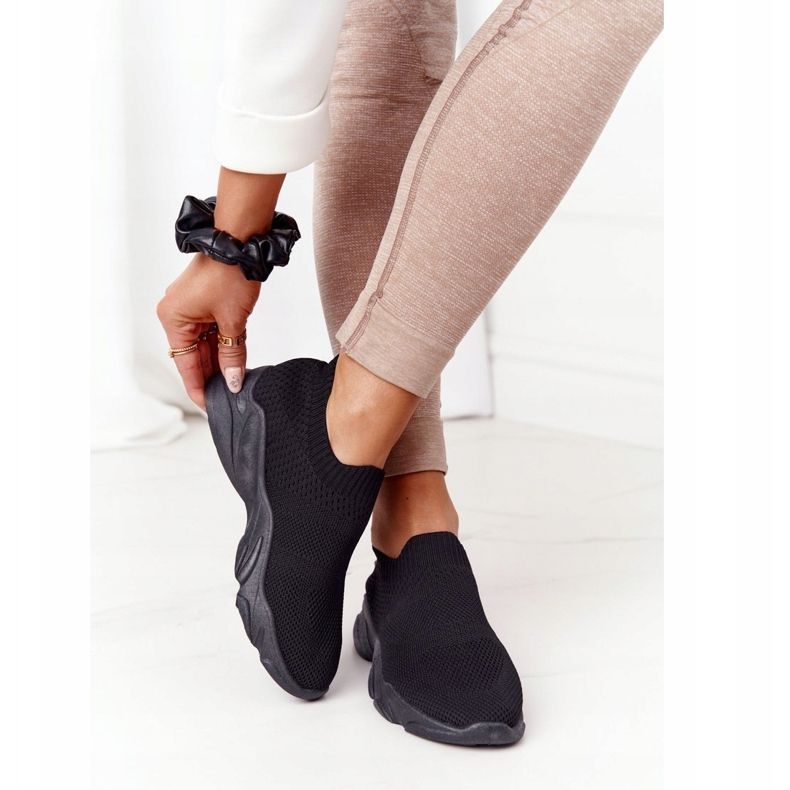 PS1 Naisten urheilukengät Slip-on Black Yoga Class musta 2