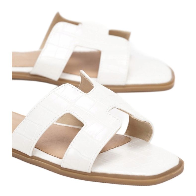 Vices F27-71-valkoinen 1