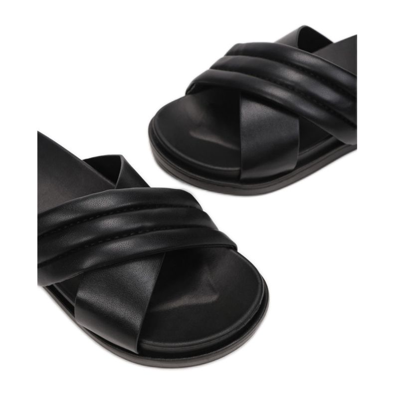 Vices 55-104-38-musta 1