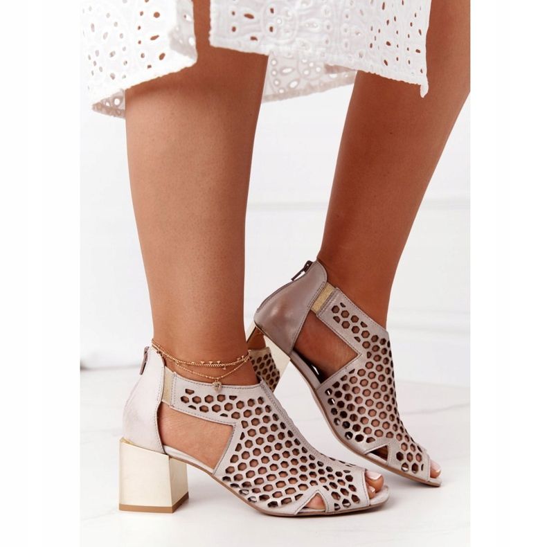 Avoimet sandaalit baarissa Maciejka 04593-25 Golden Rubbed ruskea 2