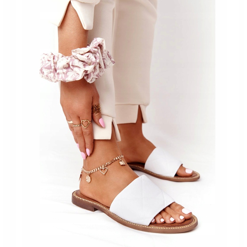 Nahkatossut tikkauksella Nicole 2650 valkoinen 1