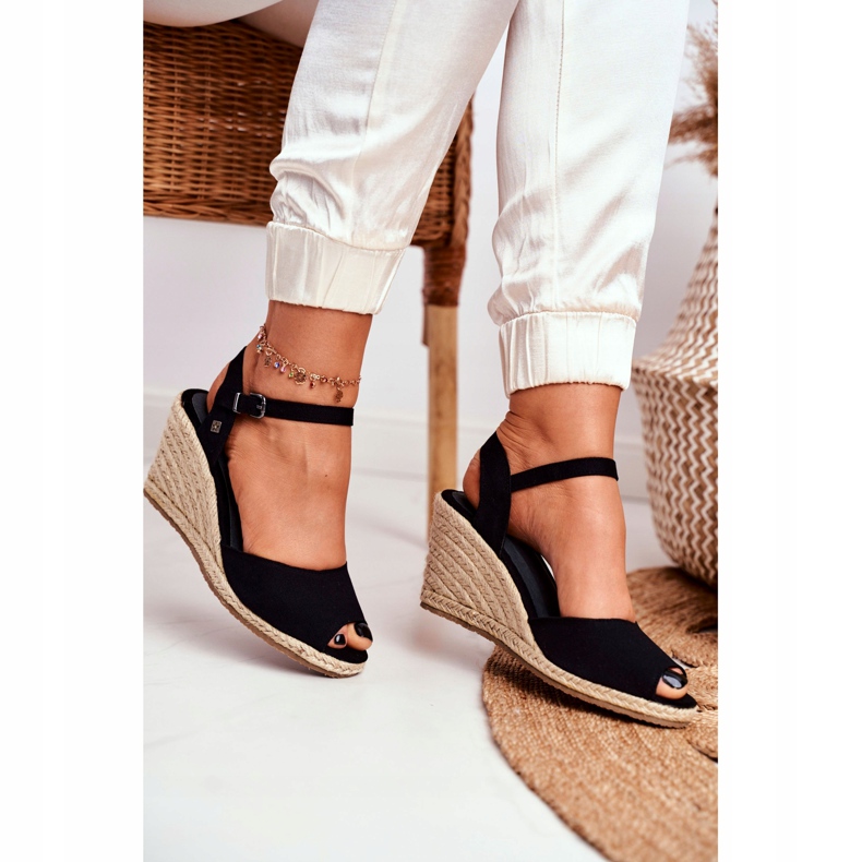 Naisten sandaalit punotulla kiilalla Big Star Black DD274A209 musta 3