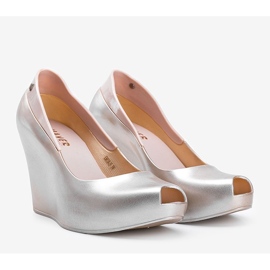 Kultainen Meliski Dinan kiilalla 1