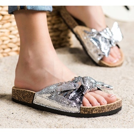 SHELOVET Kiiltävät tossut rusetilla hopea 1