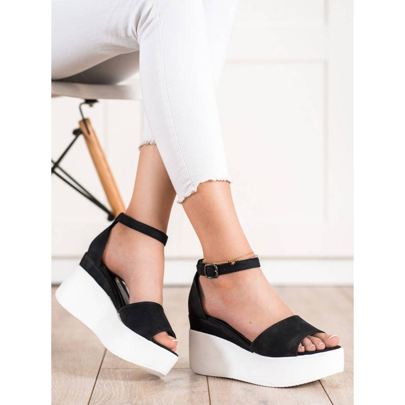 Comer Kevyet sandaalit alustalla musta 1