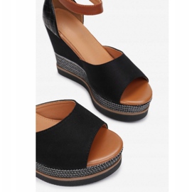 Vices YQ19-38-musta 1