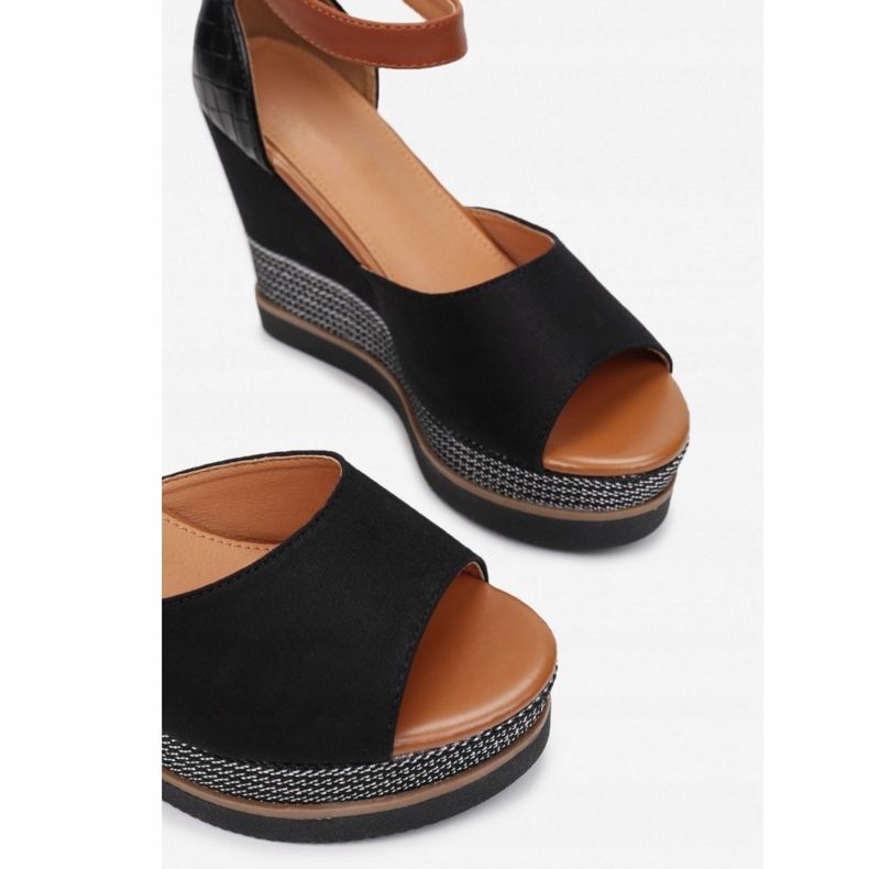 Vices YQ19-38-musta 1