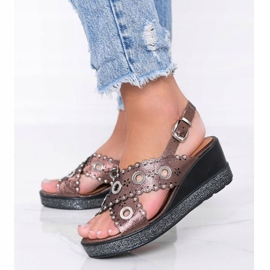 Ruskeat metalliset kiilakengät Sand 1