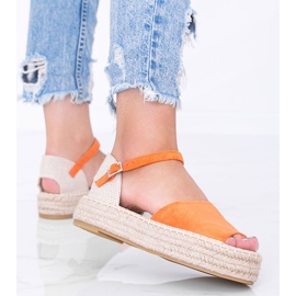 Oranssi sandaalit Pearl River alustalla 1