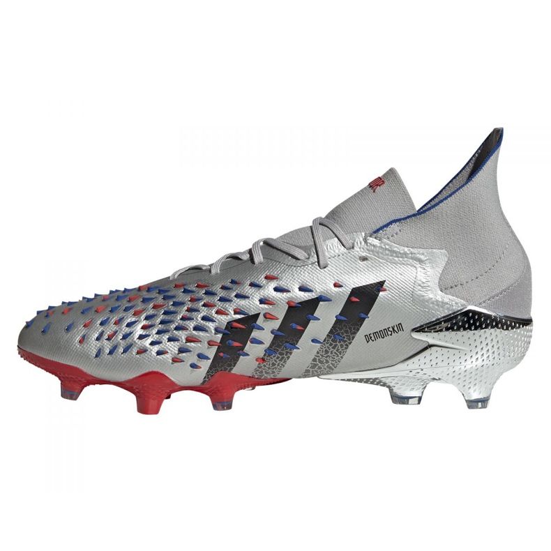 Adidas Predator Freak.1 Fg M FY1050 jalkapallokengät harmaa hopea 1