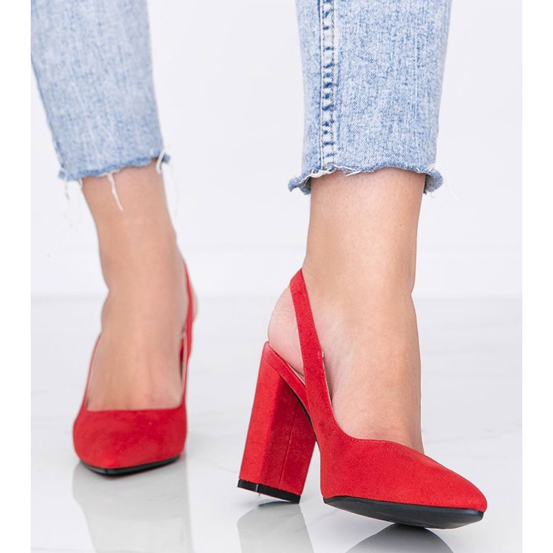 Punaiset pumput Pho -pylväässä punainen 1