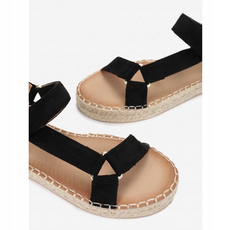 Vices 3518-38-musta 1