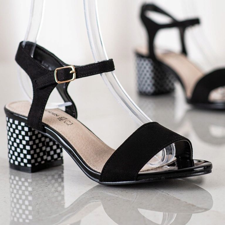 Goodin Mukavat sandaalit baarissa valkoinen musta 1