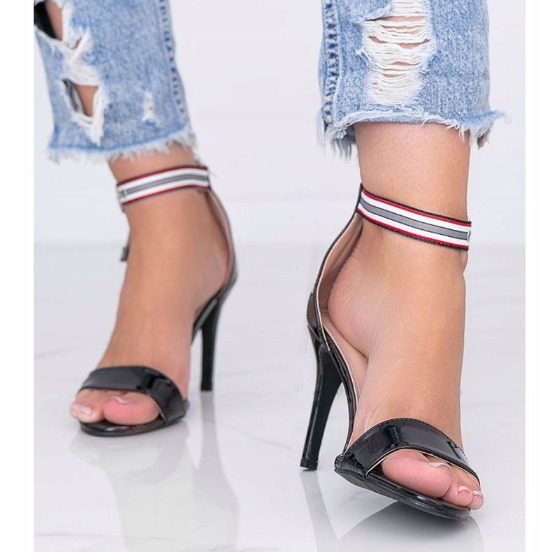 Michelin mustat sandaalit korkokenkässä 1