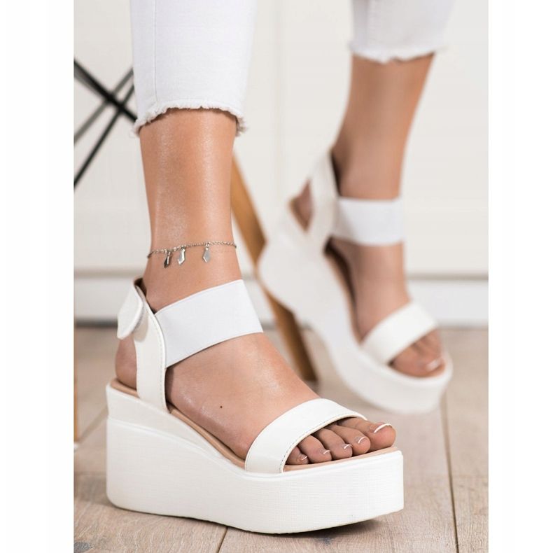 Small Swan Muoti Wedge Sandaalit valkoinen 1