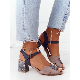 Nahkakorkoiset sandaalit Maciejka 04120-43 Beige-Navy Blue laivastonsininen 2