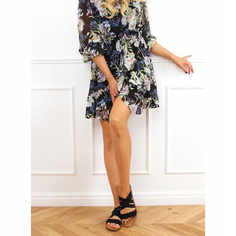 Sandaalit kuminauhoilla musta 9225 Musta 1