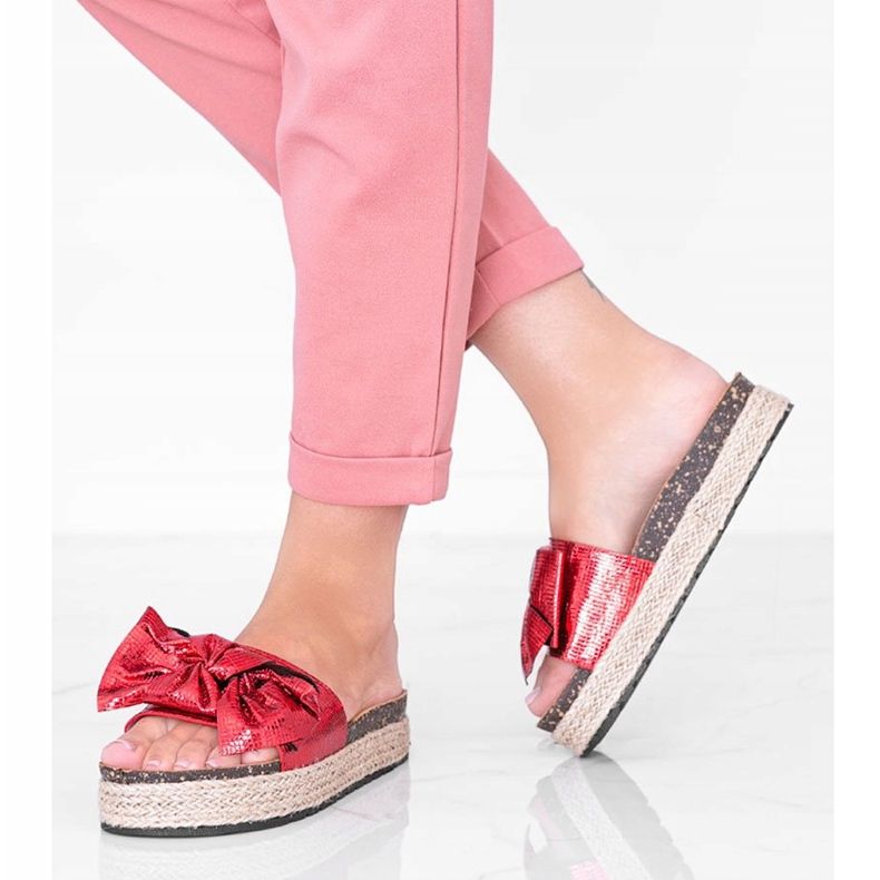 Columbia punaiset tossut, joissa on rusetti punainen 1