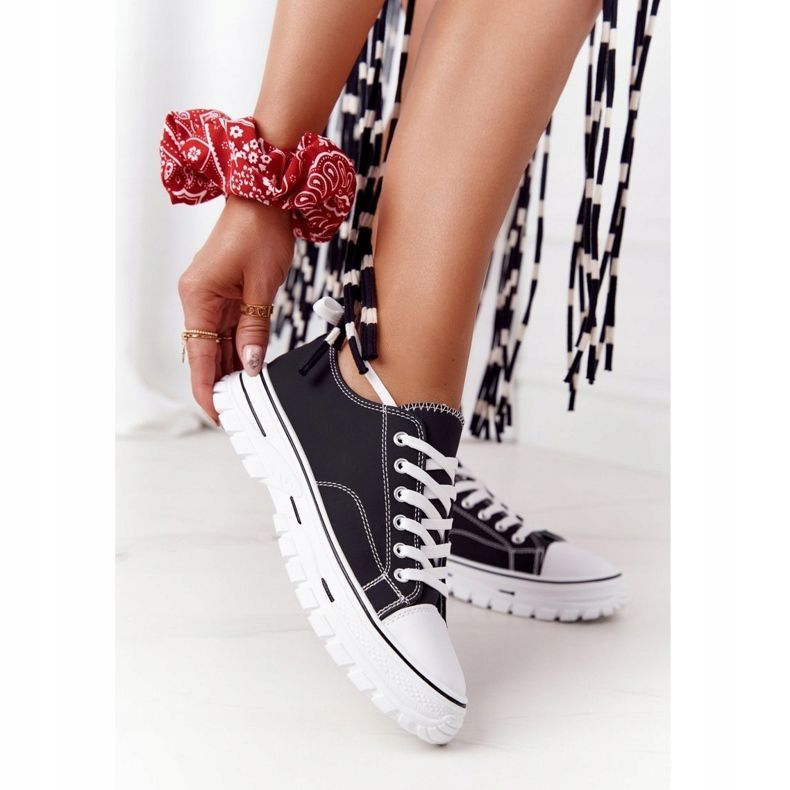 Naisten klassiset lenkkarit Musta Feeling Good valkoinen 2