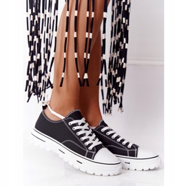 Naisten klassiset lenkkarit Musta Feeling Good valkoinen 1