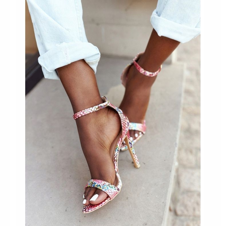 Sandaalit korkealla kantapäällä käärmekuviolla Lu Boo Pink vaaleanpunainen monivärinen 1