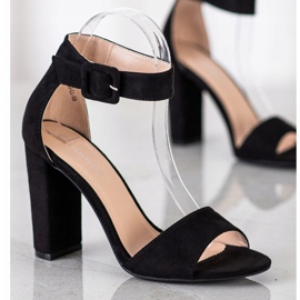 Goodin Mustat sandaalit korkealla postilla 1