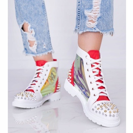 Valkoiset ja punaiset läpinäkyvät saappaat Lea -nastoilla valkoinen punainen 1