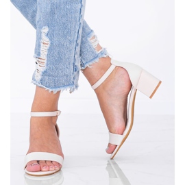 Beige sandaalit matalassa Sever -pylväässä 1