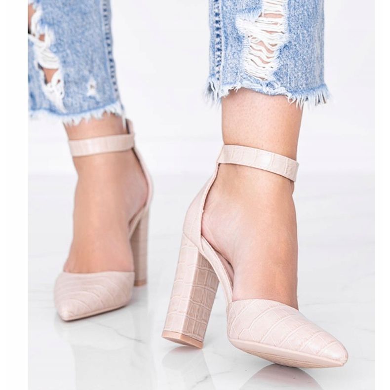 Beige pumput pylvässä Glamour -krokotiilikuorikuviossa 1