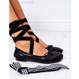 Mustat Lu Boo -sidotut ballerinat 1