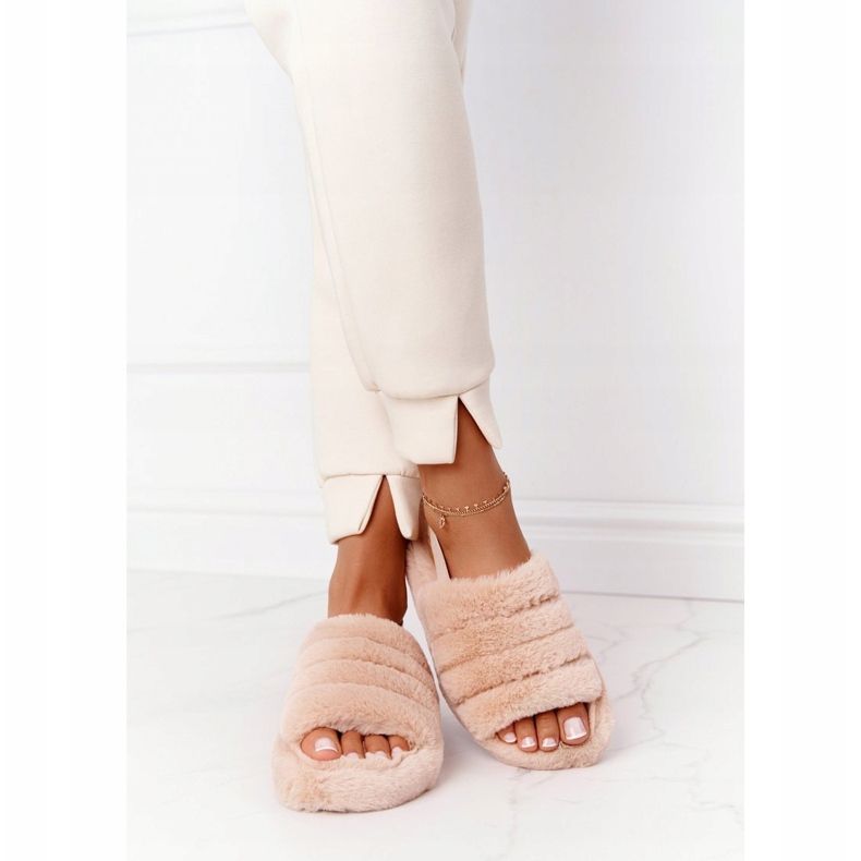 PS1 Turkis -tossut beigellä lumihiutalealustalla 2