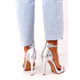 PG1 Tyylikkäät sandaalit hopeisella glamour -kantapäällä hopea 3