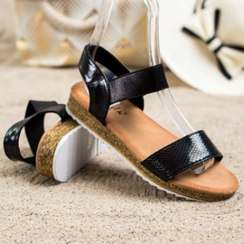 Kayla Kiiltävät Eco -nahkasandaalit musta 1