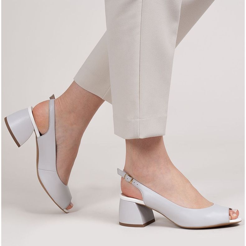 Marco Shoes Harmaat nahkaiset sandaalit 1506P, vakaa kantapää 2