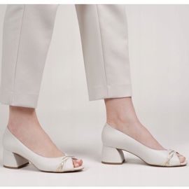 Marco Shoes 1577P valkoiset nahkapumput, joissa on vakaa kantapää valkoinen 2