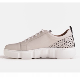 Marco Shoes Beige lenkkarit, joiden kantapäässä on Marco -logo 1