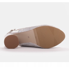 Marco Shoes Tyylikkäät naisten sandaalit, joissa metallinen aksentti hopea 3