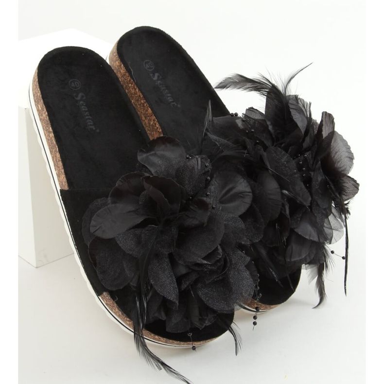 Musta korkkitossut kukilla CK113P Musta 1