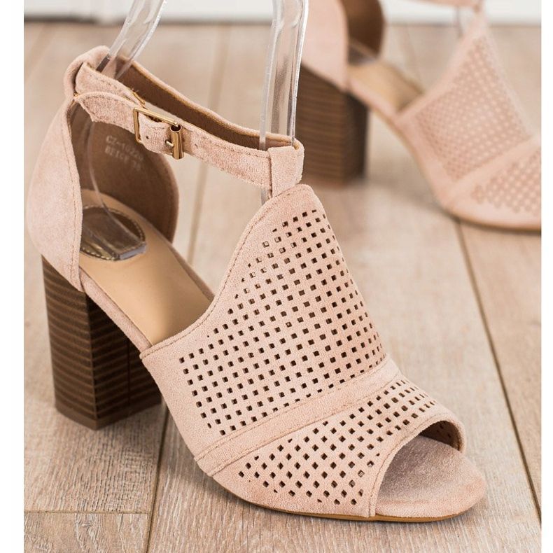 SHELOVET Sisäänrakennetut avoimet sandaalit beige 1