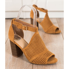 SHELOVET Sisäänrakennetut avoimet sandaalit ruskea 1