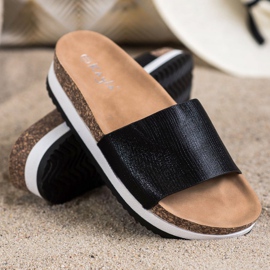 Kayla Tossut alustalla musta 1