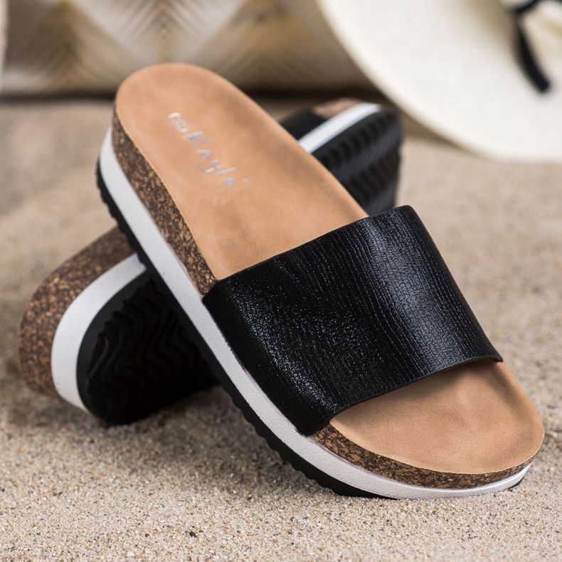 Kayla Tossut alustalla musta 1