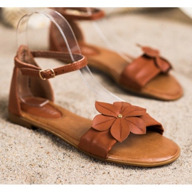 Diamantique Ruskeat sandaalit kukalla 1