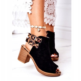 Mokkanahkaiset sandaalit baarissa Lu Boo Black Leopard ruskea musta 2