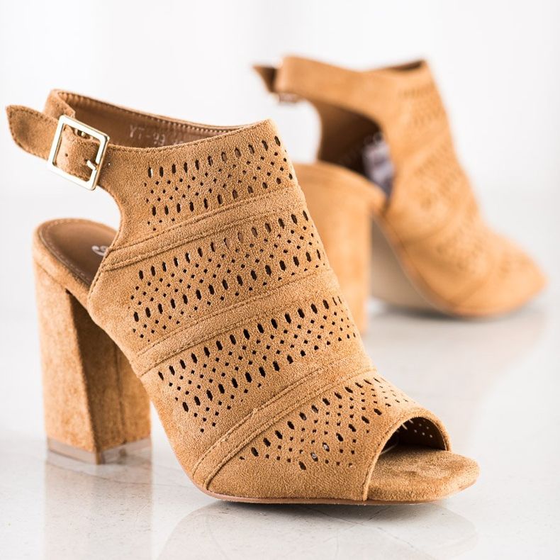 Renda Avoimet sandaalit postissa ruskea 1