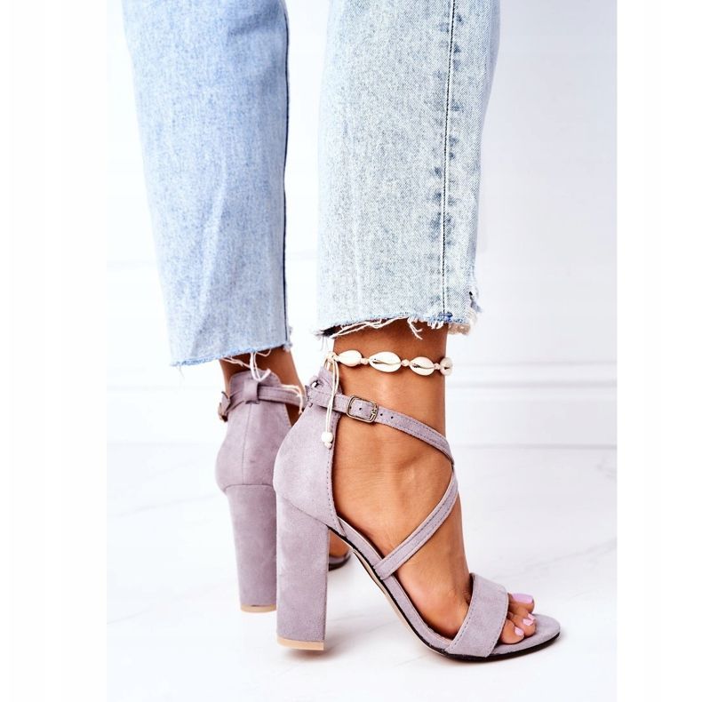 PS1 Mokkanahkaiset sandaalit baarissa Harmaa tanssi kanssani 2