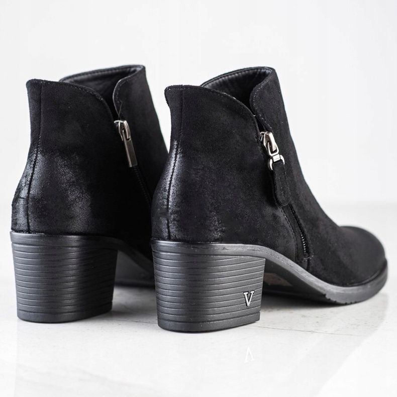 Klassiset saappaat VINCEZA -pylväässä musta 1